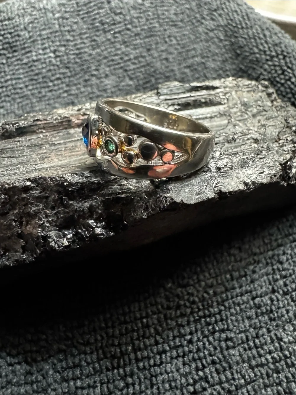 Vintage Solid .925 Sterling Silver Trillion Blue & Green Accent Wide Band Ring